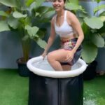 Asha Negi Instagram - Ending my week with a rejuvenating cold plunge that I’ve been wanting to do since a very long time! Goal for 2024 even before it starts, is to do as many ice baths as I can!✌🏼😁 @risingloka