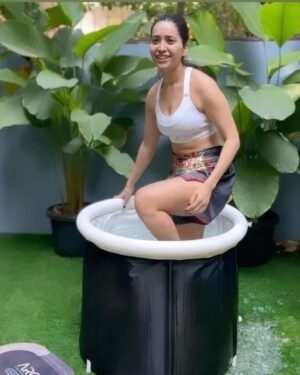 Asha Negi Instagram - Ending my week with a rejuvenating cold plunge that I’ve been wanting to do since a very long time! Goal for 2024 even before it starts, is to do as many ice baths as I can!✌🏼😁 @risingloka