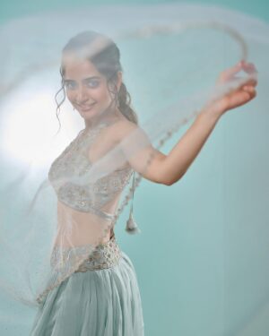 Ashika Ranganath Instagram - 👸
For the launch of @joscojewellers in Namma Bengaluru! 

Shot by @sandeep.mv 
Outfit @sithara_kudige 
Styling @stilerush_by_varshinijanakiram @varshini_janakiram 
Accessories @joscojewellers 
Make up @makeupbyabhilasha 
Hair @paramesh_hairstylist 
Location @_sunburstt_