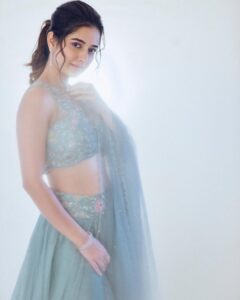 Ashika Ranganath Instagram - 👸 For the launch of @joscojewellers in Namma Bengaluru! Shot by @sandeep.mv Outfit @sithara_kudige Styling @stilerush_by_varshinijanakiram @varshini_janakiram Accessories @joscojewellers Make up @makeupbyabhilasha Hair @paramesh_hairstylist Location @_sunburstt_