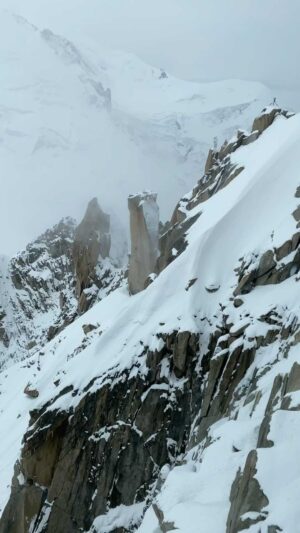 Ashima Shiraishi Instagram - A glimpse from a crazy day in the French Alps last week🏔Lots of numb fingers and cold faces ❄️🥶Thank you to the legend, @johnrobeds for leading the way and keeping us safe up there 🙏. excited to come back one day when the Aiguille du Midi weather gods allow it! @gajdaphotography photos.