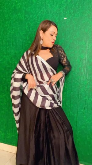 Ashita Dhawan Instagram - Coz I felt like dancing😍
.
.
#newlook #naagin6 #ashitadhawan #dabbangdhawan #ashybaby #reel