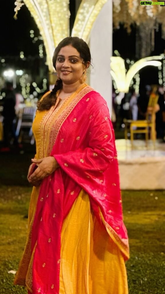 Aswathy Sreekanth Instagram - About last night 🥰 @fousiakalapatt @sincy_anil #weddingvibes