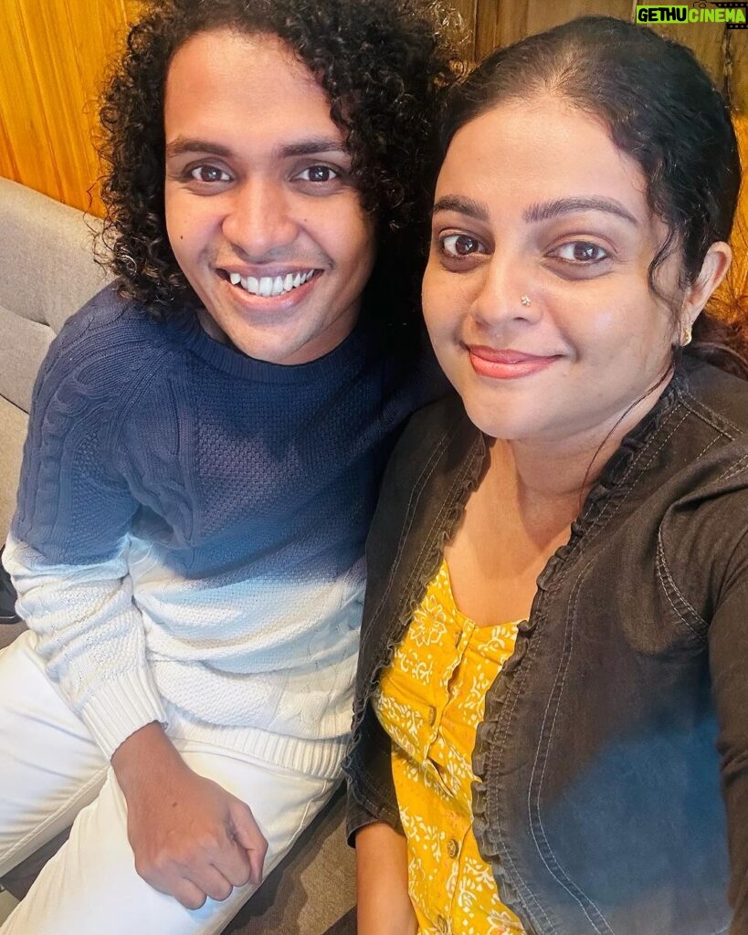 Aswathy Sreekanth Instagram - Me: Evide? Abbad : Home, health is not that ok Me: hmm, I had a dream about you last night Abbad : ☺️ So that defines the relation ! Some relationships require zero maintenance as you can be your true self with them under any circumstances with or without communication. Happy Birthday to you my dearest friend, brother and Guru. Thank you for being here. You deserve all the happiness and peace ✌️🥰 @abbad_ram_mohan