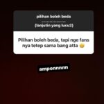 Atta Halilintar Instagram - "Saya punya pilihan, kamu punya Pilihan. Jangan ada perpecahan, Kita satu Indonesia kan" di dalam keluarga saya sendiri pun berbeda beda, belum diteman teman saya, belum kantor bahkan karyawan saya pun pilihaannya berbeda beda,Itulah indonesia berbeda beda tapi kita semua tetap Merah Putih🇮🇩 🤍 #PemiluDamai #UntukIndonesia Cinta damai peace 🫶 VOTE DIBAWAH