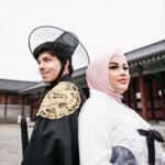 Atta Halilintar Instagram - Apapun orang bilang istriku tetep ter debest 🫶Busui/bumil itu cantik... edit jadi drakor apa ni cocoknya? Gyongbok Palace