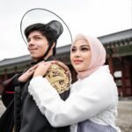 Atta Halilintar Instagram - Apapun orang bilang istriku tetep ter debest 🫶Busui/bumil itu cantik... edit jadi drakor apa ni cocoknya? Gyongbok Palace