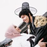 Atta Halilintar Instagram - Apapun orang bilang istriku tetep ter debest 🫶Busui/bumil itu cantik... edit jadi drakor apa ni cocoknya? Gyongbok Palace