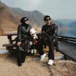 Atta Halilintar Instagram - Tuhan jaga selalu keluarga kami 🤲🏼🖤💜 semoga 2024 dijauhkan dari hal-hal buruk…