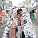 Atta Halilintar Instagram - Mau jalan-jalan ke dalam negeri atau luar negeri, aku sama Mamanur gak akan pernah lupa untuk selalu sedia teh favorit aku, teh Bonteh! Karena kan tau ya kalau di luar negeri tuh kadang jalan kita juga jauuuh banget, jadi butuh banget minuman yang bisa ngerecharge fuulllll semangat kita terus nih. Teh Bonteh ini sendiri dibuat tanpa pengawet dan tanpa pemanis buatan, seduhan teh nya asli lagi! Jadi toxic-toxic dari dalam tubuh otomatis pergi deh tuh dari dalam tubuh. Pastinya bisa nambahin kebahagiaan selama liburan kita niih. Yuk BonTeam, selalu sedia Teh Bonteh kapanpun dan dimanapun yaa! #BaiknyaTehBonteh #SekebonKebahagiaan