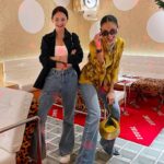Aulia Sarah Instagram - ku kira Camila Mendes dan @bellahadid 😛🤪😎🤭 ternyata ARA dan KUMALA @pertaruhantheseries @vidiooriginals @screenplayfilms_id 💛🖤🤍🩵