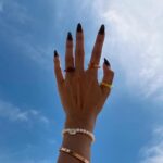 Aulia Sarah Instagram - haha hihi di pantai Jogja, terima kasih November ❤︎₊ ⊹🌊🌤️