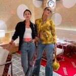 Aulia Sarah Instagram - ku kira Camila Mendes dan @bellahadid 😛🤪😎🤭 ternyata ARA dan KUMALA @pertaruhantheseries @vidiooriginals @screenplayfilms_id 💛🖤🤍🩵