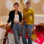 Aulia Sarah Instagram - ku kira Camila Mendes dan @bellahadid 😛🤪😎🤭 ternyata ARA dan KUMALA @pertaruhantheseries @vidiooriginals @screenplayfilms_id 💛🖤🤍🩵