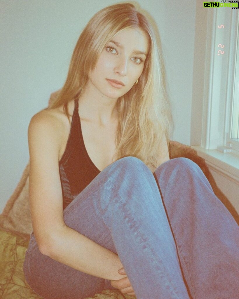 Ava August Instagram - 🌻🌻🌻 Laurel Canyon, Los Angeles