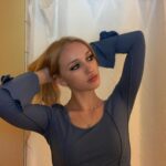 Avi Lake Instagram - Hi :)