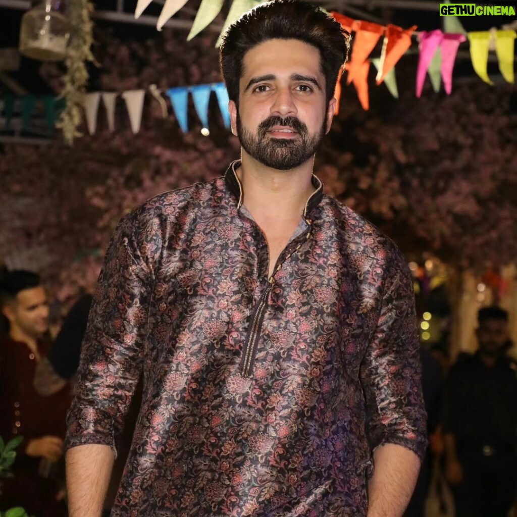 Avinash Sachdev Instagram - Choose to Shine 🪔 Happy Diwali in Advance Outfit by : @eliteindia_134 Styled by : @styleby_shivi