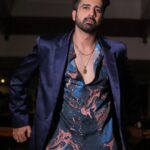 Avinash Sachdev Instagram – Gratitude ❤️
Strength 🖤
Awareness 🤎
Clarity🤍
Thats all i have for life.
#rabrakha🙏🙏🙏

Styled by @sitybymahakhirani 
Shirt by @addysformen
Blazer set by @mint.sew

📸 @portraitdeewana