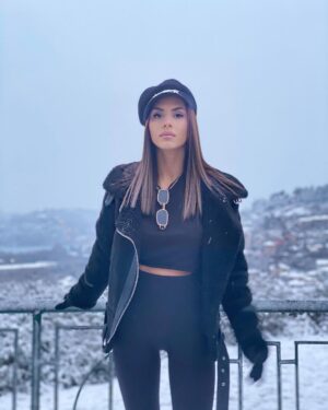 Ayşegül Çınar Instagram - Hellooo  #winter🖤❄️