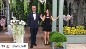 Ayşegül Çınar Instagram - #Repost @talatbulutt with @get_repost
・・・
Yine set halleri!.. ama beceriksizlik gırıla @cinaraysegull 
Camera @ilberuygar
