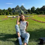 Ayşegül Çınar Instagram - “When a person lives a very happy life they become beautiful.” 🍀 Palmenhaus Schönbrunn