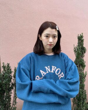 Ayuri Yoshinaga Instagram - あけまして
おめでとう
ございます

2022年は色々ありましたが、とても大切な事に気が付きました！

結局、
何より健康が大事ってこと！

2023年！
みんなが健康でいれますように！

ほんで、個人的には
キューティー吉永目指していきやすっ💗

今後もよろしくね🫶🏻💜

#個人的にはもう少し髪切りたい
#いいですか？