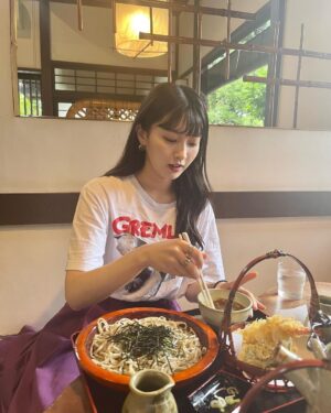 Ayuri Yoshinaga Instagram - 大体週2くらいで蕎麦食べます。
大体週1くらいで辛ラーメン食べます。 週3麺です。