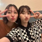 Ayuri Yoshinaga Instagram - 中学生ぶりの綾乃ちゃん。 鈴木先生で同じバレー部だったんだ🏐 全然変わってなくて安心しましたまたすぐ会おう！