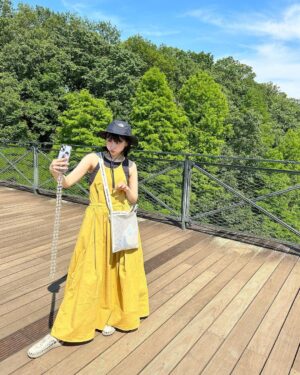 Ayuri Yoshinaga Instagram - 🌱‬🌿🍃

黄色ワンピース映えるね🐤

onepiece:stylemixer

#自然 #森 #アウトドア #ワンピース #오오티디