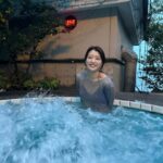 Ayuri Yoshinaga Instagram – 竜宮城の温水プールに入りました。

最後の写真オカンの足なんだけど、後ろに写ってるのって人なのかなぁ、、、人だったらごめんなさい！！！！
