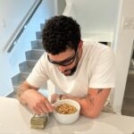 Bad Bunny Instagram - desayuno