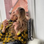 Bade Işcil Instagram - Öyle dalmış gibi poz verdiğime bakmayın asıl halim için yana ➡️
