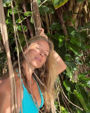 Bade Işcil Instagram - 🇲🇺 🌊 ☀️ 🐠 🐳 🌴🌺🥥🍍💙