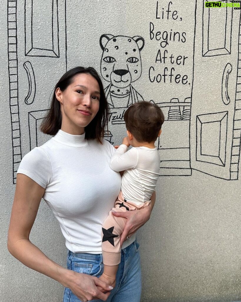 Barbara Akemi Katsuki Instagram - Coffee please🥴☕ Taipei, Taiwan