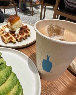 Barbara Akemi Katsuki Instagram - A tiny bit of our HK trip🇭🇰🙃

1-everywhere we go, we 🎨🙂
2-sound on for HK sound
3-I just can't stop🤪💋
4-being a mamãe
5-of course we coffee☕️ 
6-🌈
7-Our best moment together❣️🐮
8-I never knew picking rocks was an exciting thing😅
9-I see you 👀 
10-another busy day in a life of a baby