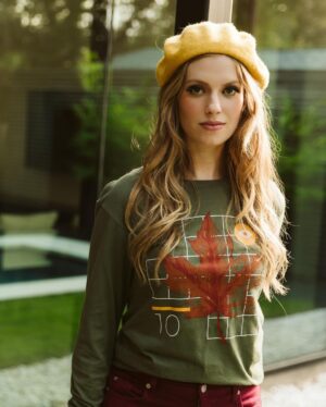 Barbara Dunkelman Instagram - Fall has … uh, FALLEN! 
🍃🍁🍂🌾☁️
My collection ft. a TON of different pieces is now in @theroosterteethstore!