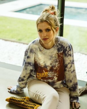 Barbara Dunkelman Instagram - My fall collection will be in @theroosterteethstore this week! 🍁

Lil secret: there are 3 items (out of 6 total) from the collection in this photo 👀