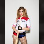 Barbara Dunkelman Instagram - Hey, Puddin’ 💙❤️ Harley Quinn photos up on the fan site, link in my b i o ✨ Photos by: @atwes HMU: me!
