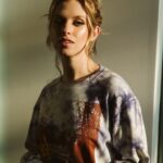 Barbara Dunkelman Instagram - Fall has … uh, FALLEN! 🍃🍁🍂🌾☁️ My collection ft. a TON of different pieces is now in @theroosterteethstore!
