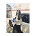 Bea Hayden Kuo Instagram - 收到來自遠方的禮物、給它拍照留念一下，哈哈～有書看囉 #郭碧婷 #guobiting #beahayden