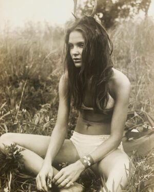 Beau Garrett Instagram - Deer antlers and back comb.