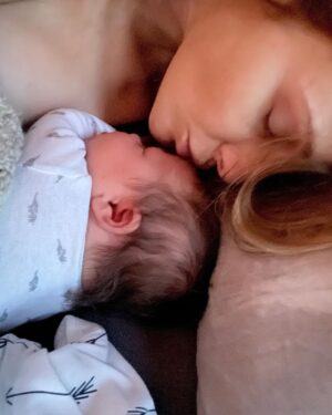 Beau Garrett Instagram - How can I form the right words to describe the journey that was #fireflylanenetflix ….cliff notes? 4 years…three of which were muddled with Covid. Making new friends and saying farewell to my oldest one. Falling madly and deeply in love. So much so I had a baby almost a year to the day that I lost my first. Feeling the incredible community that is Firefly wrapping their arms around me at every impasse. Cloud taught me that sometimes all you can do is your best. That your own worst enemy is you. That being a mother isn’t for everyone, and that’s ok.  I am so beyond grateful for the experience that was Firefly Lane. Thank you to the writers for crafting our stories. Thank you to the producers for keeping everything on track and putting out fires around every turn. Thank you to the crew for showing up every day no matter the protocols, no matter the setbacks. Thank you to the make up and hair team for being the all around BEST and thank you to the stellar cast for being just the best people I could imagine. I feel so lucky. Farewell Cloud, you’ve been a real peach. Stream season 2 today!