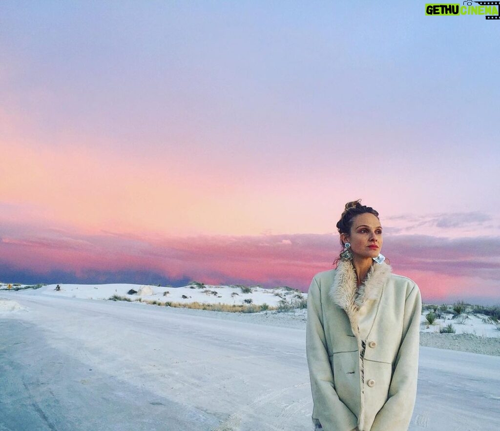 Beau Garrett Instagram - We all wanna be queen of the north White Sands National Monument