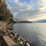 Begüm Kütük Instagram - Yeni yıl coşkusunu en güzel hissettiren #MontreuxNoelMarché de uçan Noel Baba’yı görmeye geldim evet🥰🎅🏻🎄