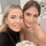 Begüm Kütük Instagram - O büyük gün geldi çattı sonunda. Canım arkadaşımın bu mutlu gününe şahitlik ettim. İmzaları attık. Seni çok seviyorum, bir ömür mutlu olmanızı diliyorum Hülya kuzusuuu💘🧿#onurhulyawedding @hlys13