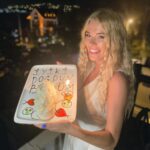 Begüm Kütük Instagram - Kutlu olsun, mutlu olsun, sağlıkla, sevdiklerimle,aşkımla geçireceğim çılgınca bir yaş olsun. İyi ki doğmuşum be🙏🏻🎉🥳🍀🎂 #happybirthdaytome Eskiyer Restaurant Yeniköy