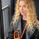 Begüm Kütük Instagram - Günlerdir şehirdeki sanat maratonundan haftaya biraz yorgun başladım. İnsan yaratıcılığının, becerisinin, hayal gücünün sınırları olmadığını görmek ruhuma iyi geldi. Yaşasın sanatın her dalı. Sizlere de mutlu haftalar dilerim💌