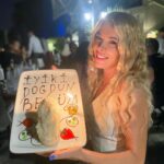 Begüm Kütük Instagram - Kutlu olsun, mutlu olsun, sağlıkla, sevdiklerimle,aşkımla geçireceğim çılgınca bir yaş olsun. İyi ki doğmuşum be🙏🏻🎉🥳🍀🎂 #happybirthdaytome Eskiyer Restaurant Yeniköy
