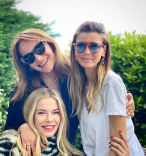 Begüm Kütük Instagram - #besties 🦋💞 @selinberry @eliftasangilince
