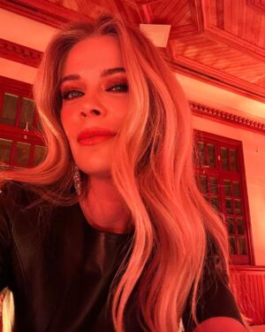 Begüm Kütük Instagram - Hadi iyi geceler😘